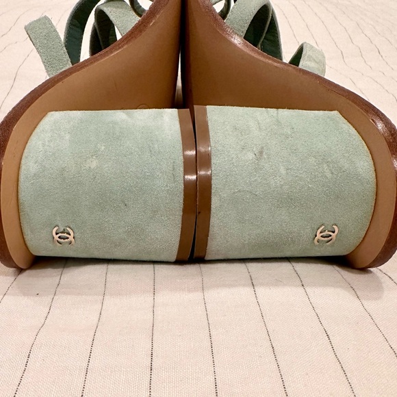 Chanel CC Logo Suede Slides - Picture 10 of 13